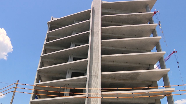 Technology Allows for Quick Construction of Lake House Apartments