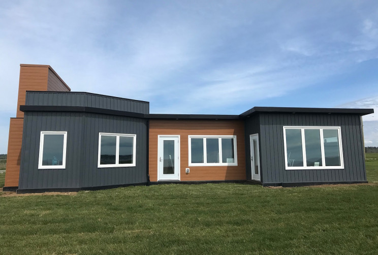 Builder Creates a Home Out of 612,000 Plastic Soda Bottles
