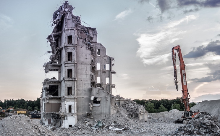 Everything You Need to Know on How to Become a Demolition Contractor 
