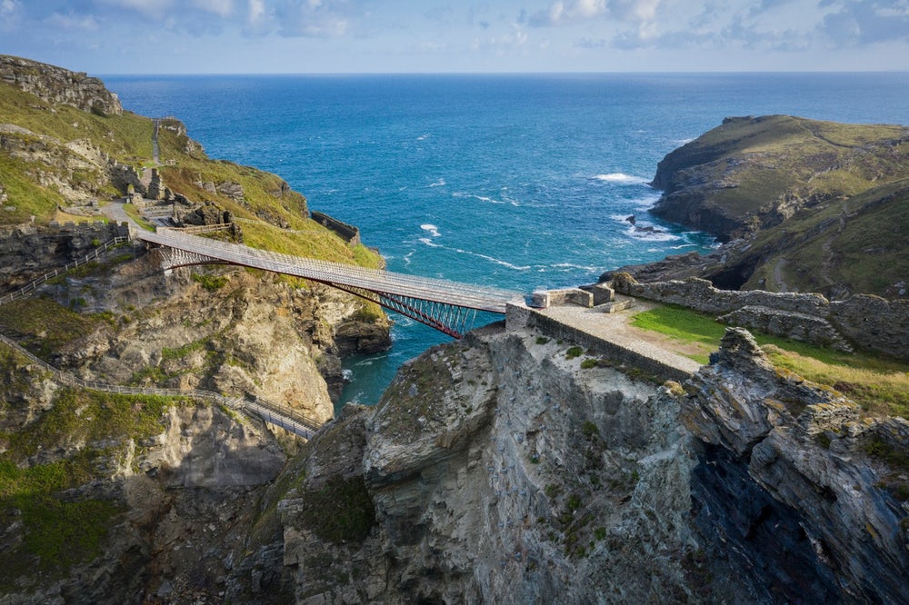Cornish footbridge to Medieval Castle Doesn’t Quite Meet in the Middle
