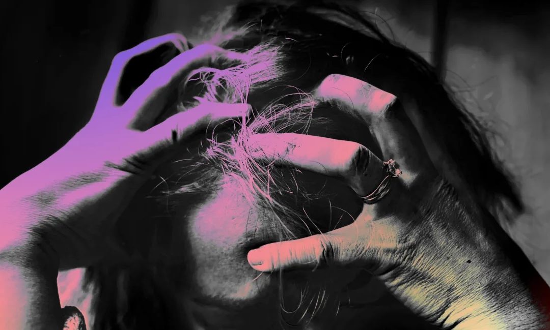 By Your Brain’s So Bad at Letting Go of Negative Comments