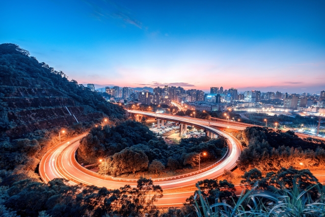 Improving pavement Networks by Predicting the Future