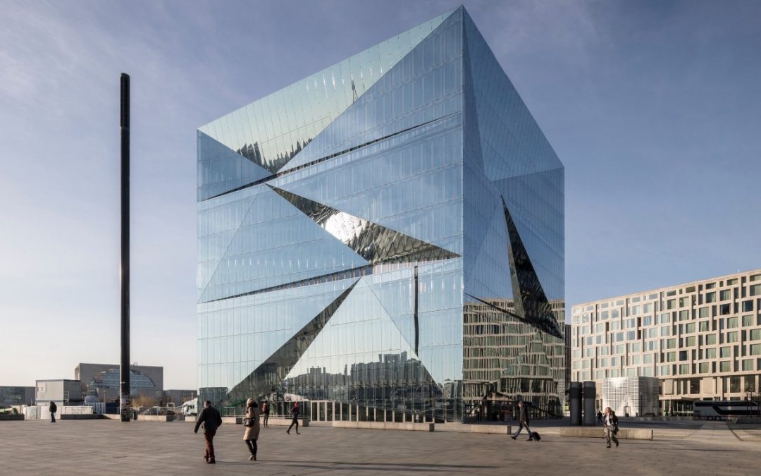 3XN Thinks Inside the Box with Futuristic App-controlled Office