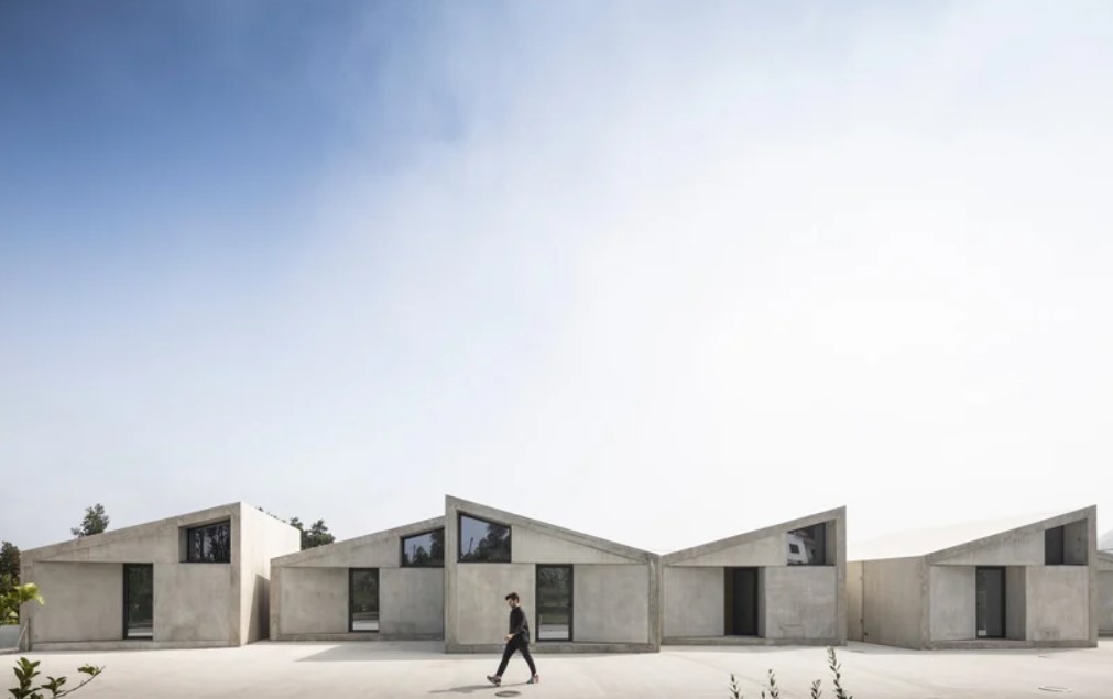 Summary Completes Prefab Collective Housing Building ‘Vale De Cambra’ in Portugal