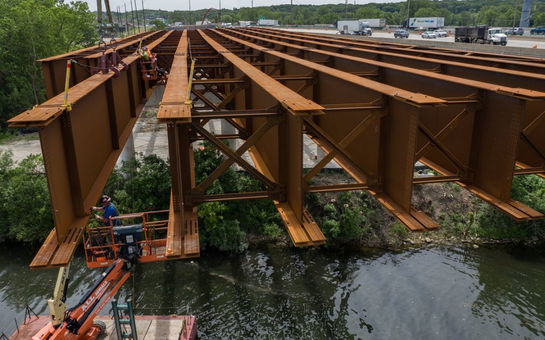 Illinois Tollway Installing Giant Beams on Mile Long Bridg.jpg