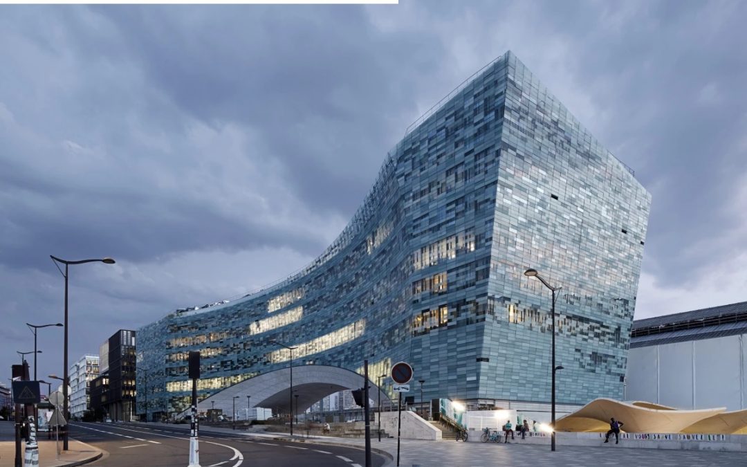 Stunning Office Overcomes Challenging Site with Arched Design