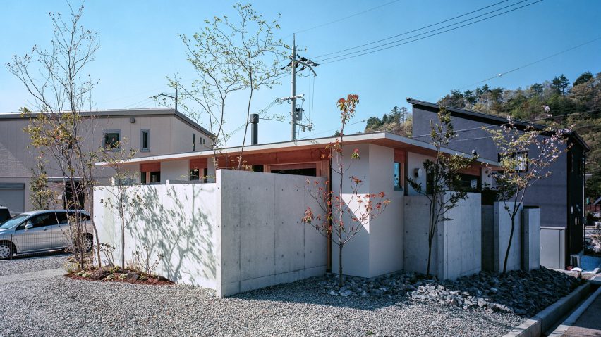 Concrete Walls Create “Maze-Like” Feel Inside House in Minoh-shinmachi By FujiwaraMuro Architects