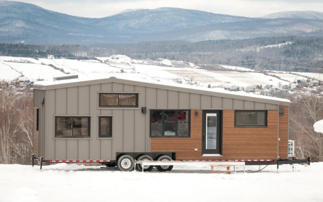 Minimaliste Supersizes Hardy Tiny House
