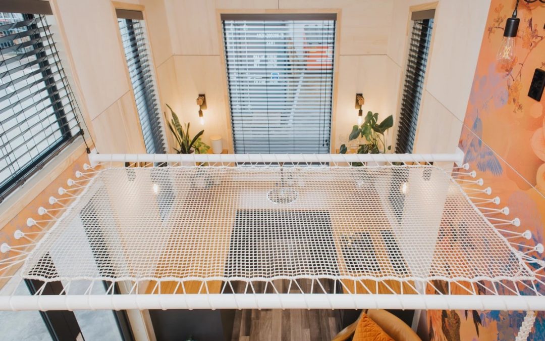 Autumn Tiny Houe Offers a Little Extra Sspace