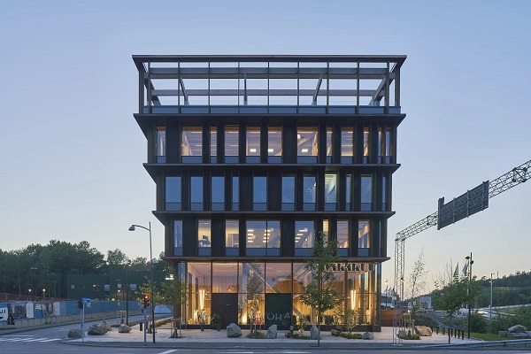 Mixed-Use Office Building Turns Timber Construction on its Head