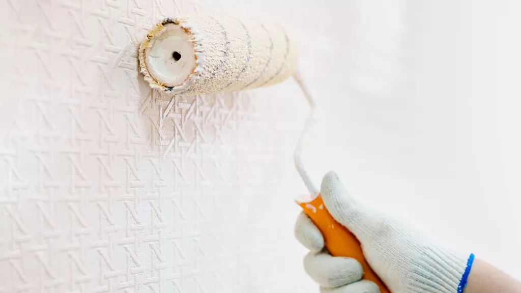Painting Over Wallpaper: Is it a Good Idea?