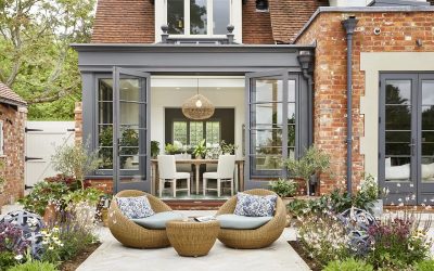 What is the Difference Between Conservatories and Orangeries?