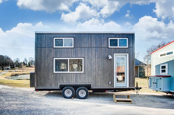 Travel-friendly tiny house keeps things small and simple